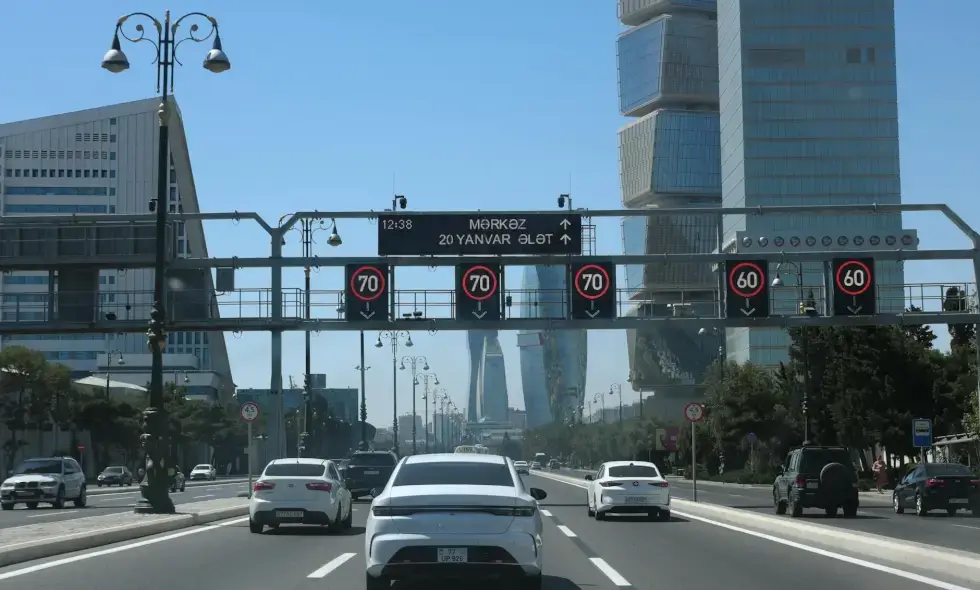 Punëtorët turq punojnë fort edhe të shtunën në autostradën Nagyszeben–Pitești.