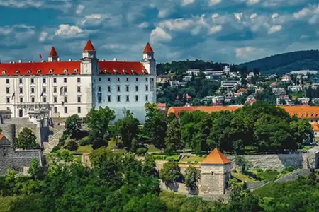 Cumpărături Vignetă slovacă - Excursii pe autostradă în peisajul alpin și în orașe culturale