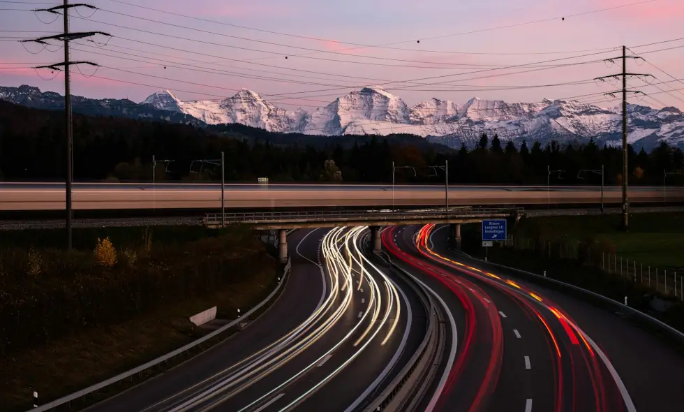 Utilizarea autostrăzilor din Elveția și avantajele vinietei digitale